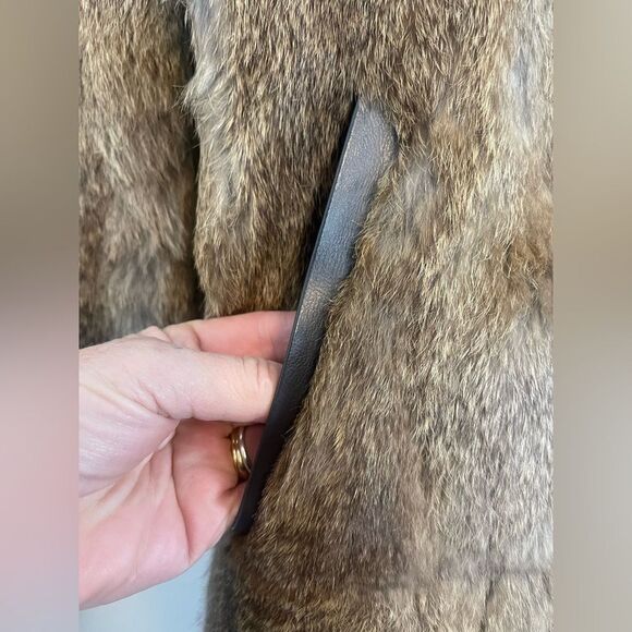 Vintage Fur Coat in Brown with leather trim. Medium - Picture 7 of 8